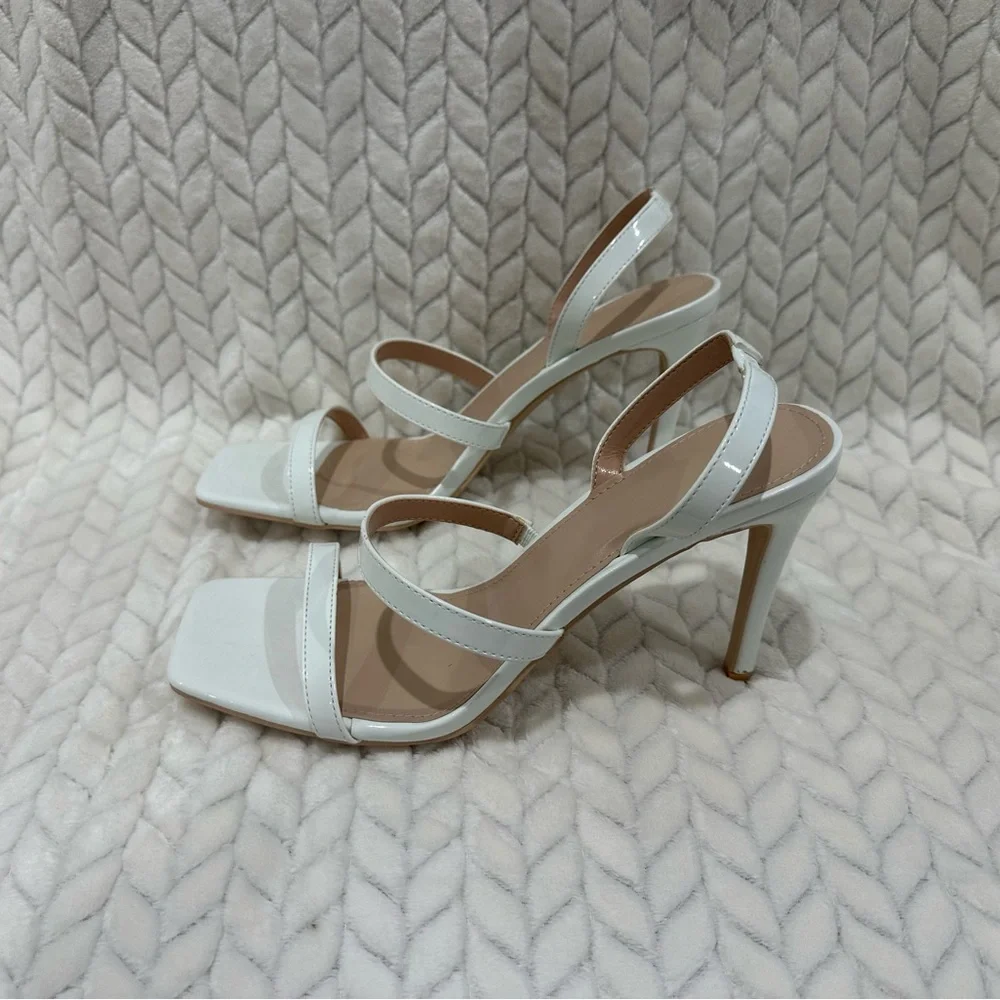 White patient heels - Picture 2 of 7